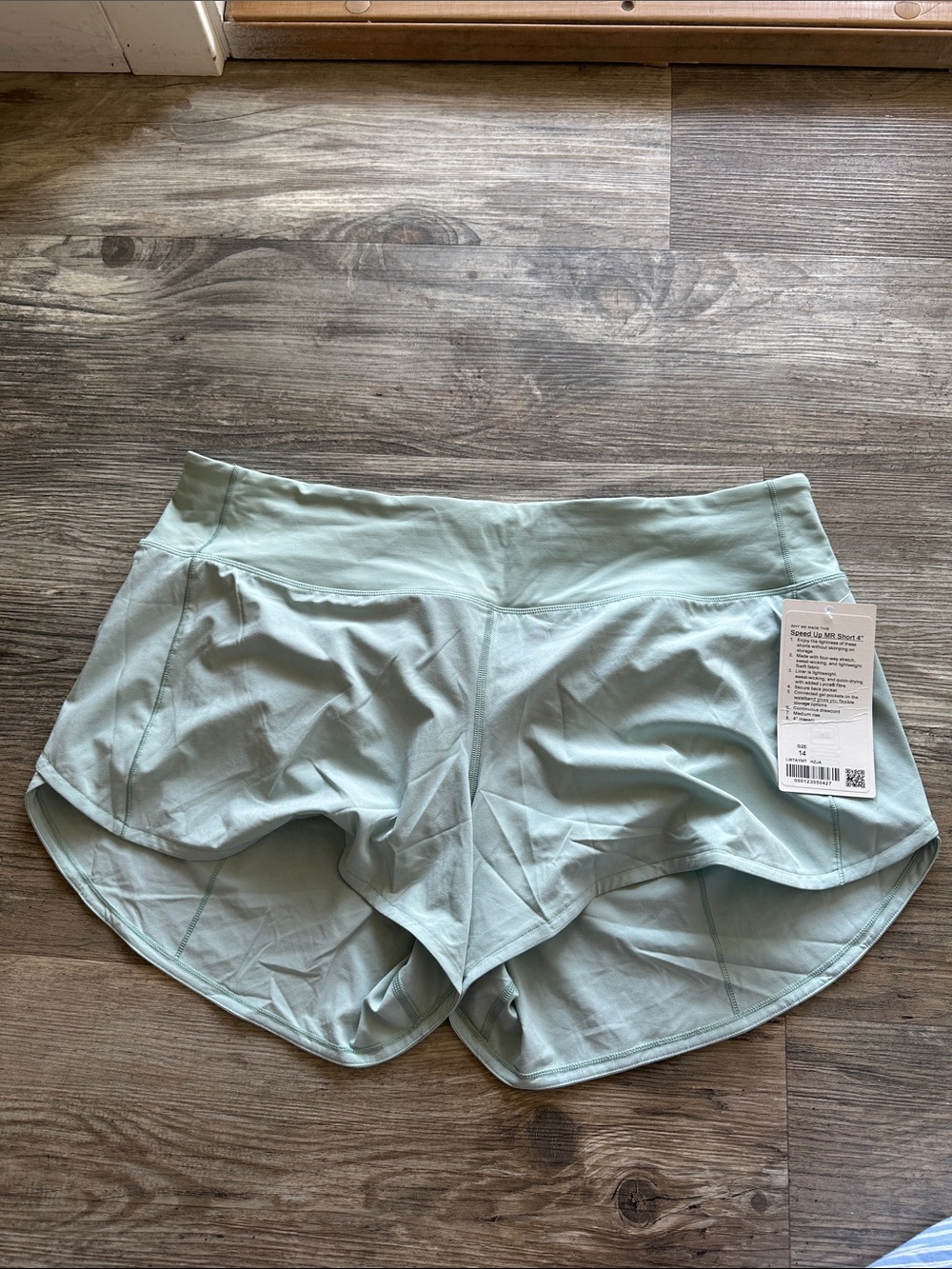 NEW with tags! Lululemon Speed Up Short Long *4" Updated Fit Hazy Jade Sz 14